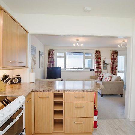 Harbour Apartment At 6 Dolphin Court With Parking Brixham Exterior foto